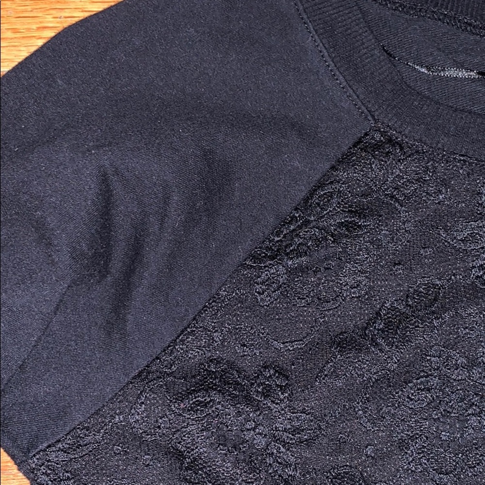 Black sweater - Picture 3 of 4
